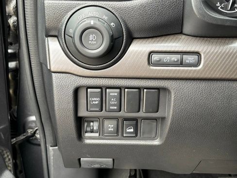 Used 2024 Nissan Titan PRO-4X w/ Pro-4x Convenience Package image 24