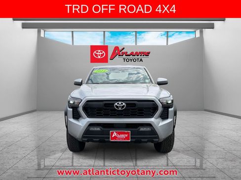 Certified 2024 Toyota Tacoma TRD Off-Road AWD/4WD image 2