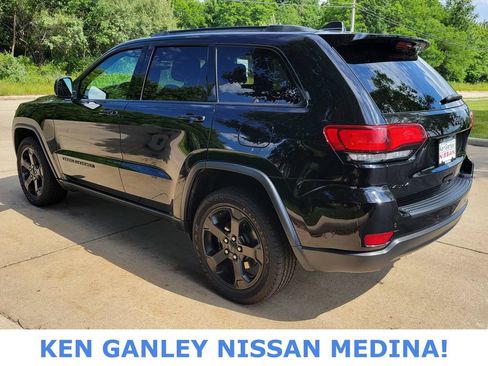Used 2021 Jeep Grand Cherokee Freedom Edition AWD/4WD image 5
