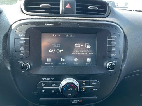 Used 2019 Kia Soul + FWD image 9
