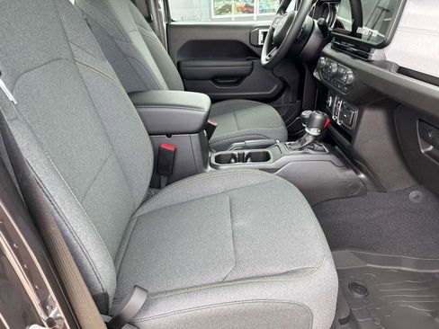 New 2026 Jeep Gladiator Sport image 11