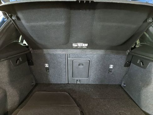 Certified 2024 Volvo XC40 B5 Plus w/ Climate Package AWD/4WD image 27