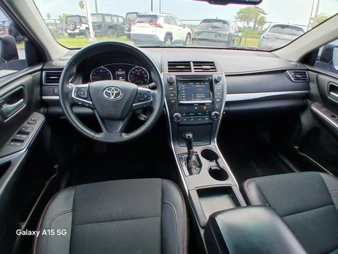 Used 2017 Toyota Camry SE FWD image 25