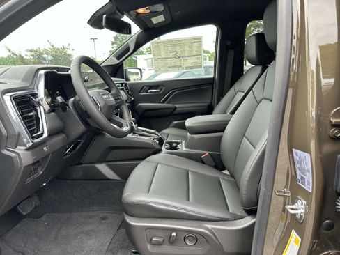 New 2025 GMC Canyon Elevation w/ Convenience Package image 15