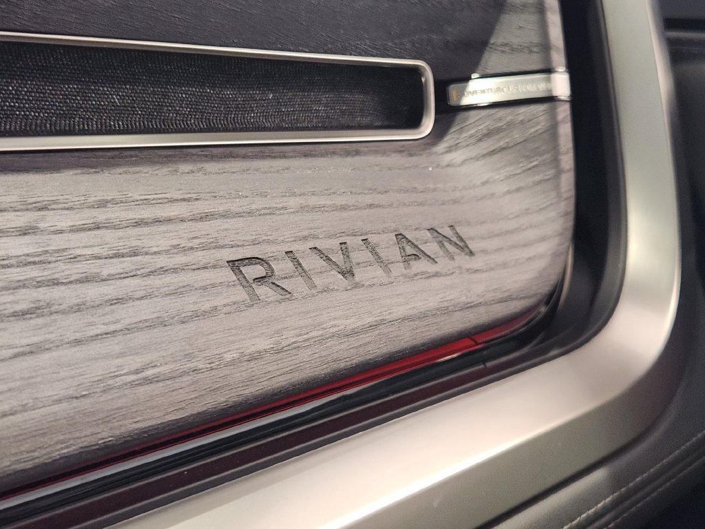 Used 2025 Rivian R1S Adventure Dual AWD/4WD image 24