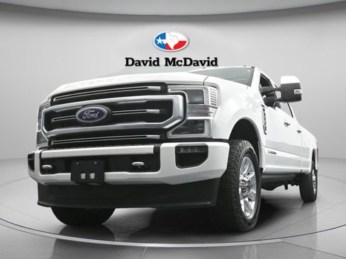 Used 2022 Ford F250 Platinum w/ FX4 Off-Road Package image 4