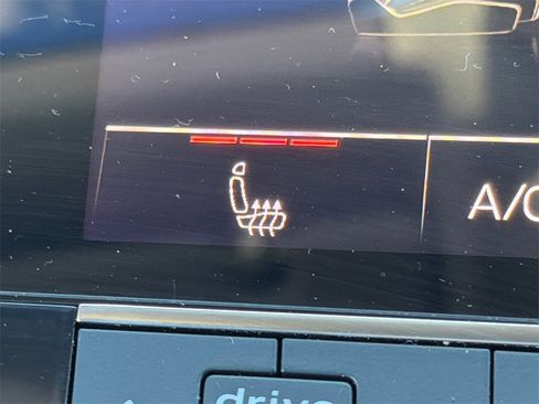 Used 2019 Audi Q8 Premium w/ Convenience Package image 31