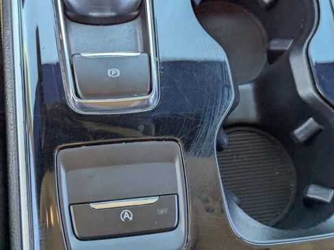 Used 2020 Ford Edge SEL image 20