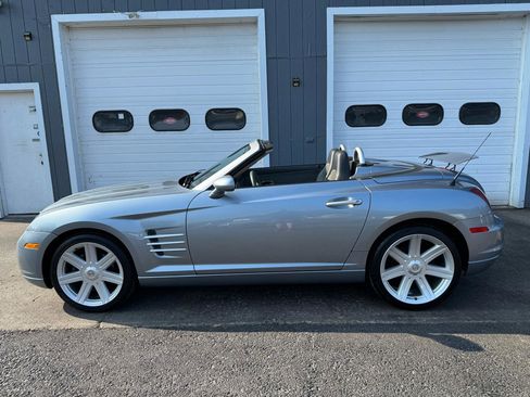Used 2005 Chrysler Crossfire Limited RWD image 3