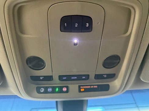 Used 2019 Cadillac XTS Luxury image 7