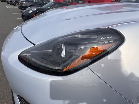 Used 2023 Maserati Grecale Modena AWD/4WD image 11