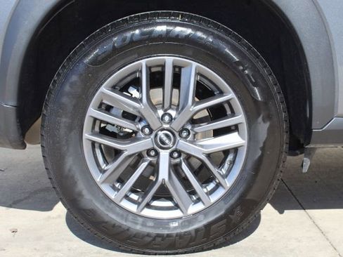 Used 2024 Nissan Rogue S image 12