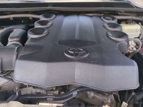 Used 2016 Toyota 4Runner SR5 AWD/4WD image 15