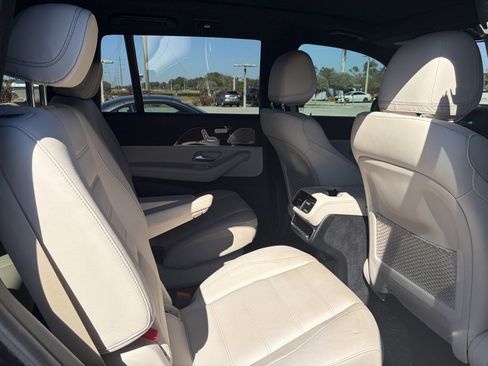 Used 2023 Mercedes-Benz GLS 580 4MATIC image 15