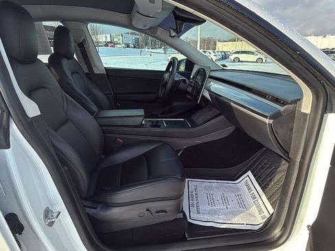 Used 2021 Tesla Model Y Long Range image 19