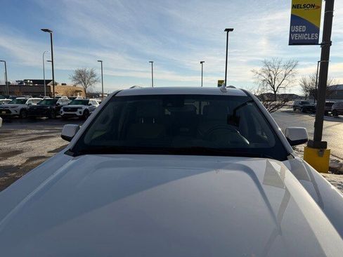 Used 2018 GMC Yukon SLT image 2