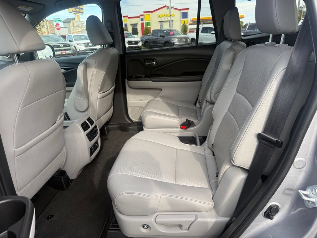 Used 2021 Honda Pilot Elite image 46