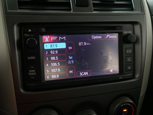 Used 2013 Toyota Corolla S w/ Premium Pkg FWD image 22