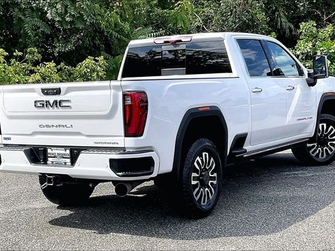 Used 2025 GMC Sierra 2500 Denali Ultimate AWD/4WD image 12