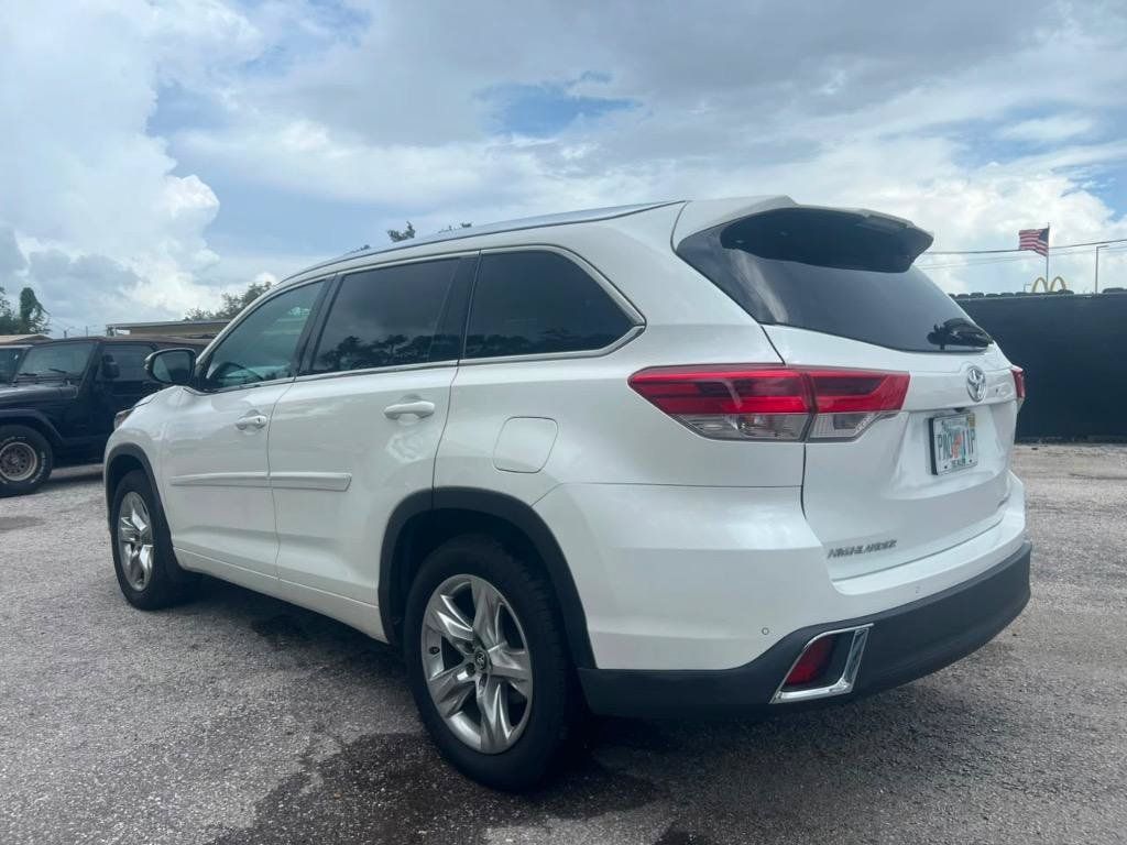 Used 2019 Toyota Highlander Limited AWD/4WD image 7