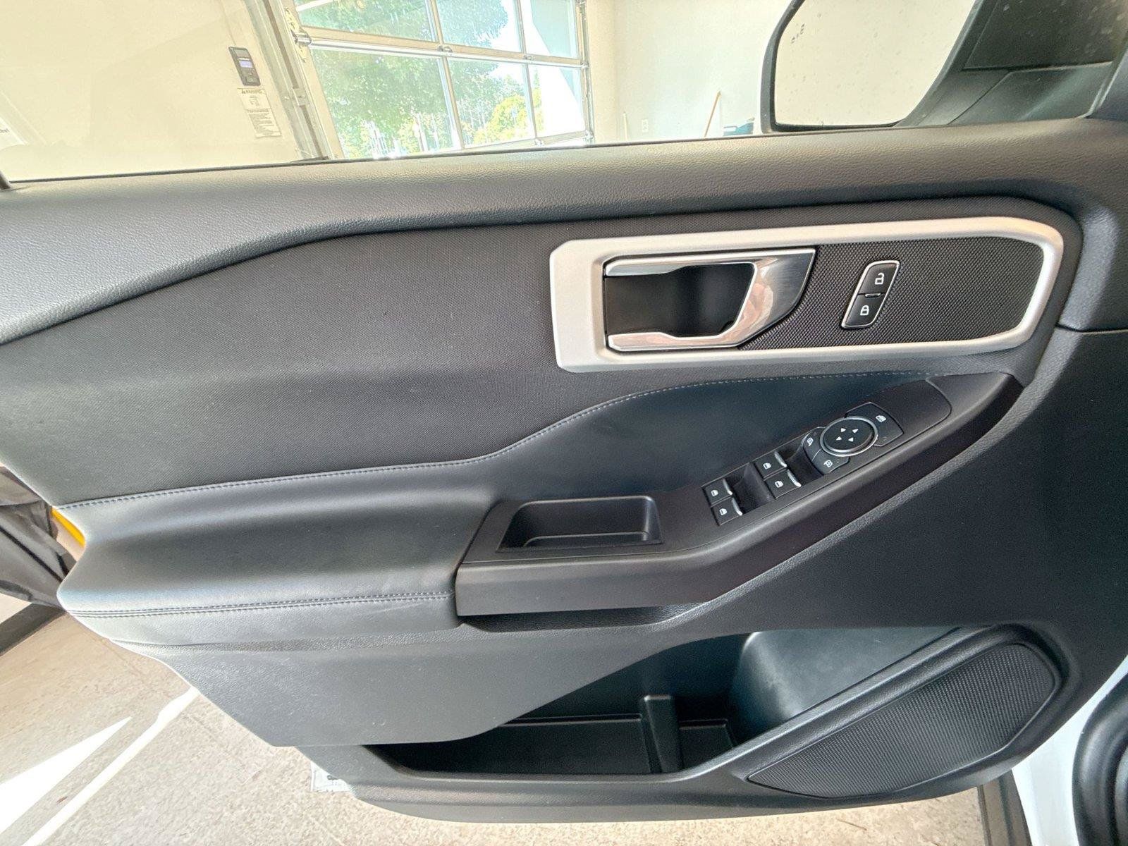 Used 2020 Ford Explorer XLT w/ Comfort Package AWD/4WD image 15