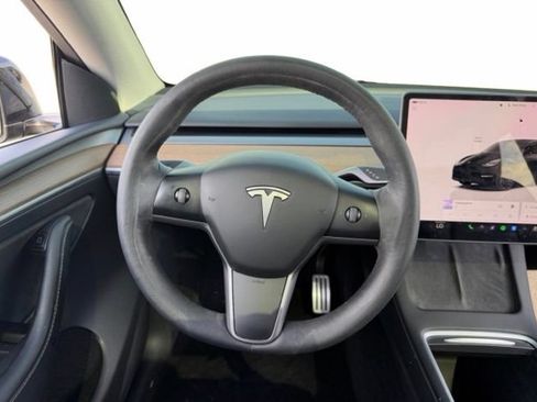 Used 2023 Tesla Model Y Performance AWD/4WD image 13