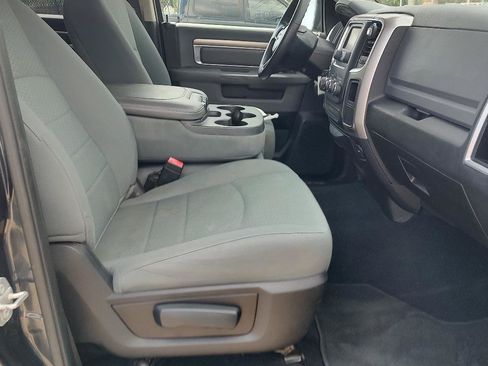 Used 2020 RAM 1500 Classic SLT AWD/4WD image 25