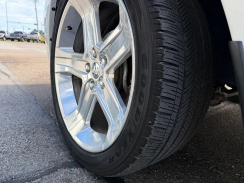 Used 2016 RAM 1500 Sport RWD image 22
