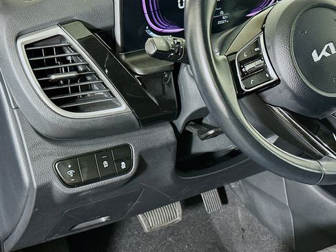 Used 2025 Kia Seltos S FWD image 17