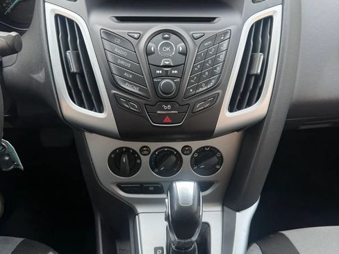 Used 2012 Ford Focus SE FWD image 11