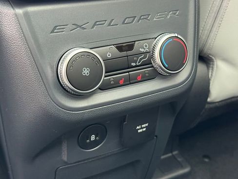 New 2026 Ford Explorer Platinum w/ LUX Leather Package image 18