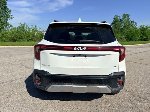 Used 2024 Kia Seltos EX AWD/4WD image 4
