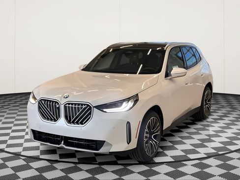 Used 2025 BMW X3 xDrive30i AWD/4WD image 3
