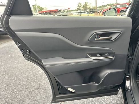 Used 2025 Toyota Crown Signia image 6