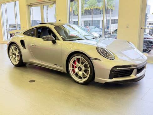 Used 2022 Porsche 911 Turbo image 8