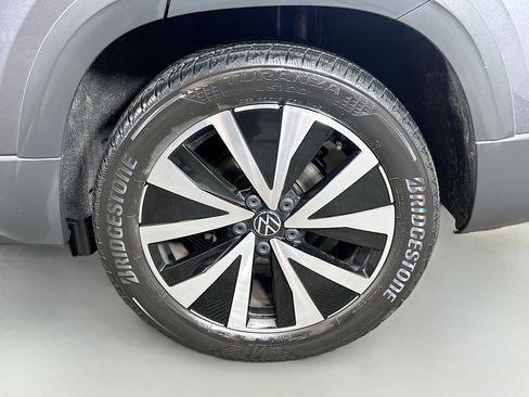Used 2023 Volkswagen Taos SE image 28