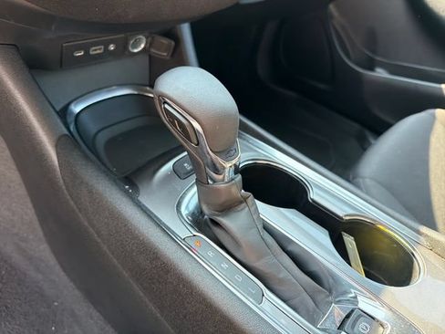 Used 2025 Chevrolet Malibu LT FWD image 23