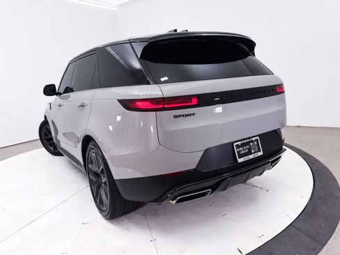 Used 2024 Land Rover Range Rover Sport SE AWD/4WD image 9