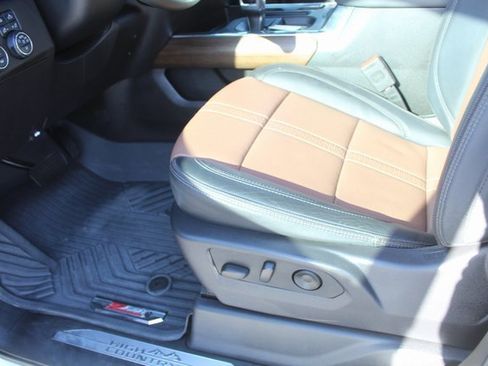 Used 2024 Chevrolet Silverado 1500 High Country w/ Technology Package image 50