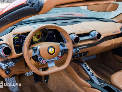 Used 2023 Ferrari 812 GTS Base image 27