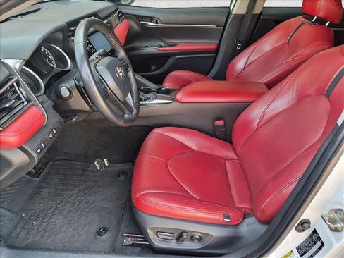 Used 2020 Toyota Camry SE w/ Carpet Mat Package FWD image 14