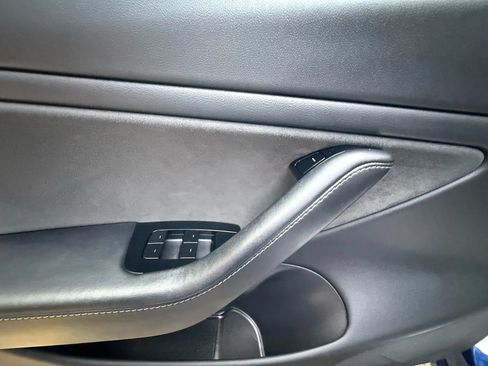 Used 2019 Tesla Model 3 Standard Range Plus RWD image 9