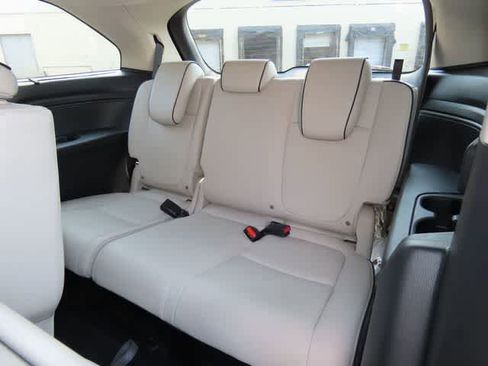 New 2026 Honda Odyssey Touring image 15