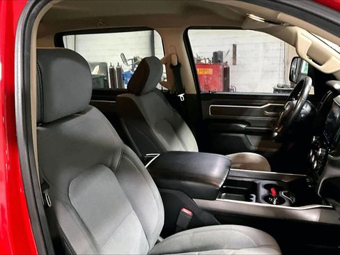 Used 2019 RAM 1500 Big Horn AWD/4WD image 9