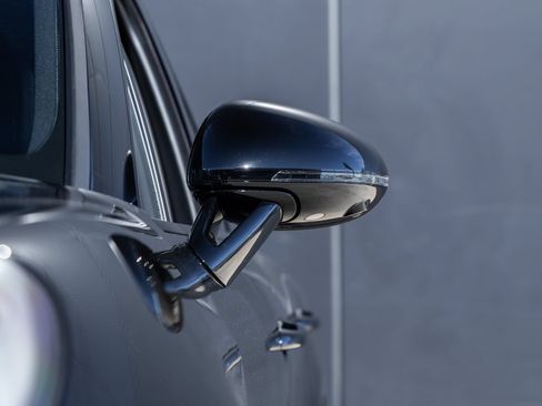 Certified 2026 Porsche Macan AWD/4WD image 16