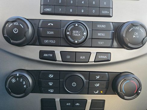 Used 2011 Ford Focus SE image 19