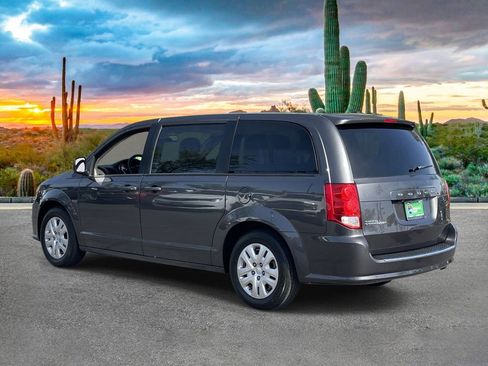 Used 2020 Dodge Grand Caravan SE w/ UConnect Hands-Free Group FWD image 5