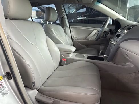 Used 2011 Toyota Camry LE w/ LE Extra-Value Pkg FWD image 18