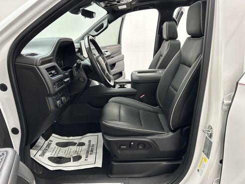 Used 2021 Chevrolet Suburban Premier image 19