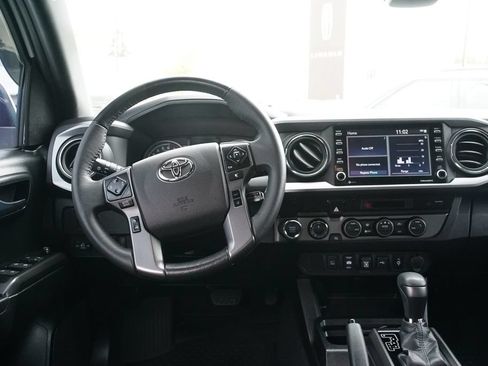 Used 2021 Toyota Tacoma TRD Off-Road AWD/4WD image 10